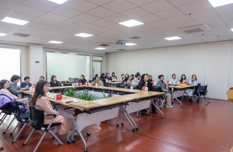 123.上海技物所舉行“搶占紅外制高點 新征程上綻芳華”先進事跡分享會暨“紅英芳華故事會”活動