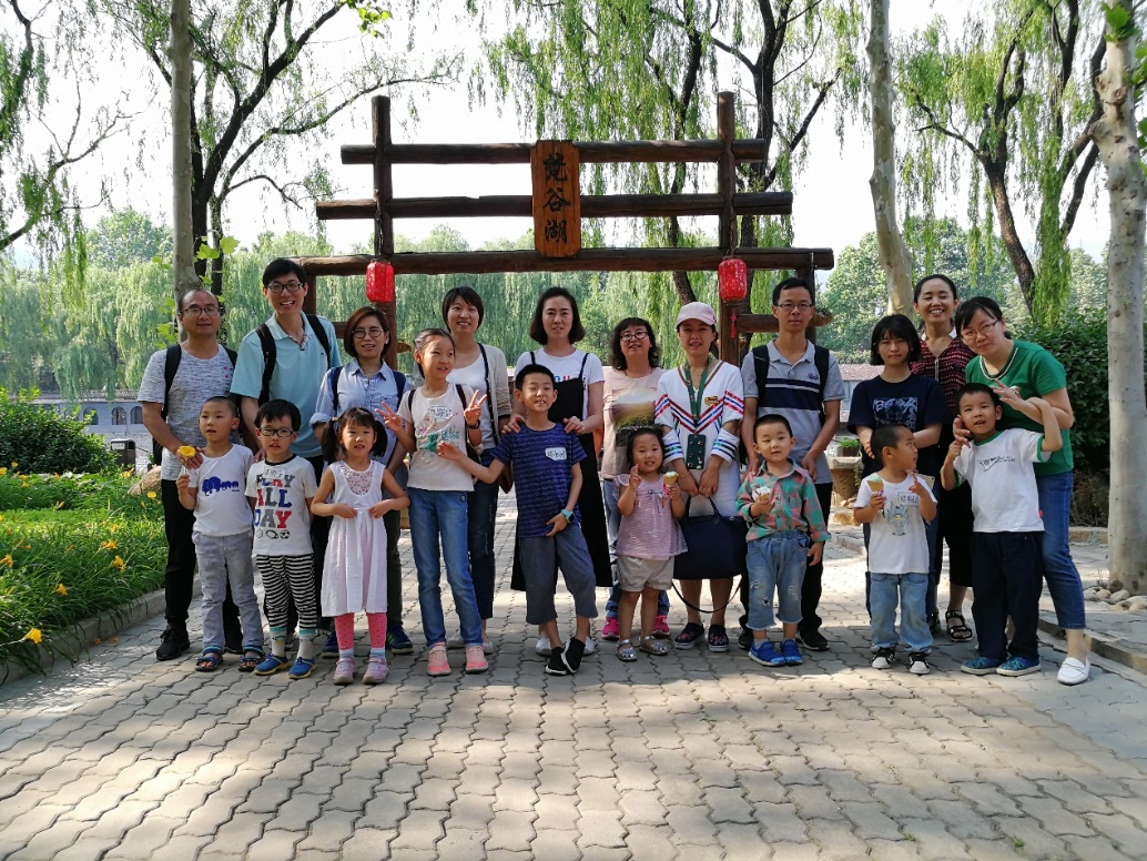 科學(xué)報(bào)社舉辦報(bào)二代“六一”覓蜂王活動(dòng)