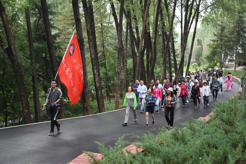 西北高原所舉行2018年度“全民健身日”健步走活動(dòng)