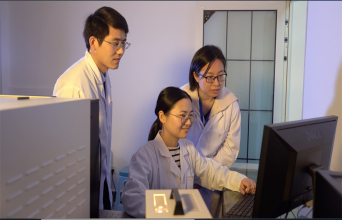 固體所科研工作瞬間