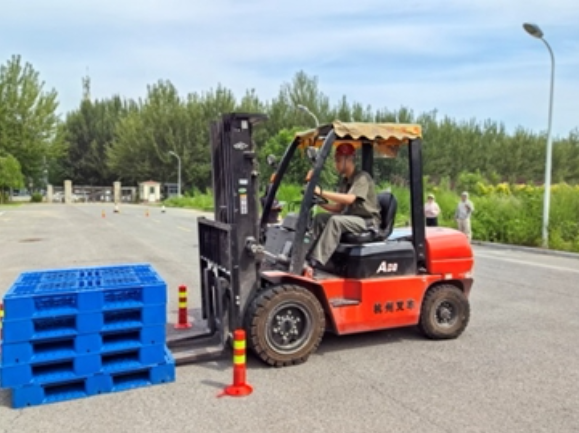 金屬所舉辦首屆叉車(chē)技能競(jìng)賽